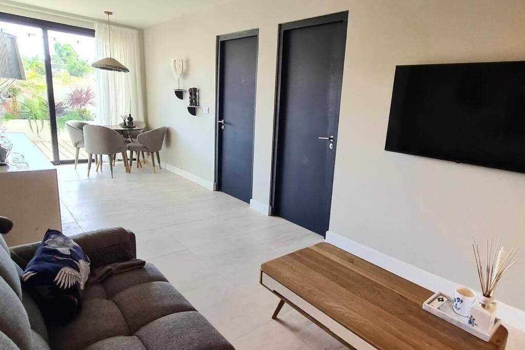 Boutique Appartment 4P With Private Pool, Near Jan Thiel & Mambo Beach Willemstad Buitenkant foto